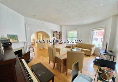 Brookline Awesome 6 bed 3 bath with laundry in unit!  Boston University - $7,500