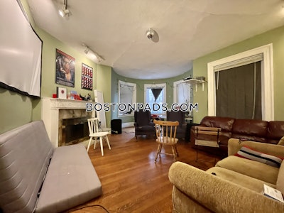 Brookline 3 Beds in Brookline  Boston University - $5,100