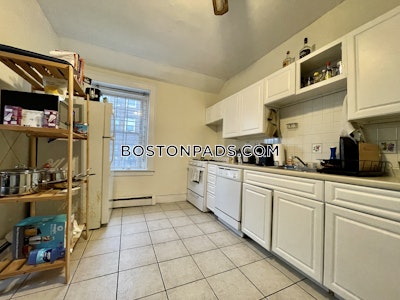 Brookline 3 Beds 1 Bath  Boston University - $5,250