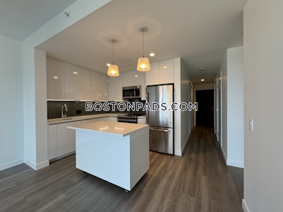 West End 1 Bed 1 Bath + Den Boston - $8,174